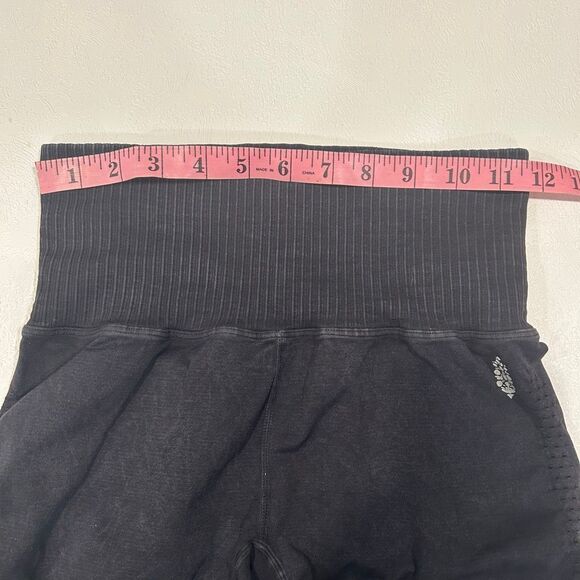 Free People Movement Black Seamless Ribbed High Rise Shorts XS/S - Picture 5 of 7